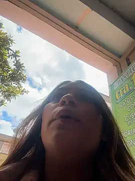 Snapshot of Aliss_rose chatting on October 2025 04:30:01 PM Aliss rose online show from October 2025 04:30:01 PM