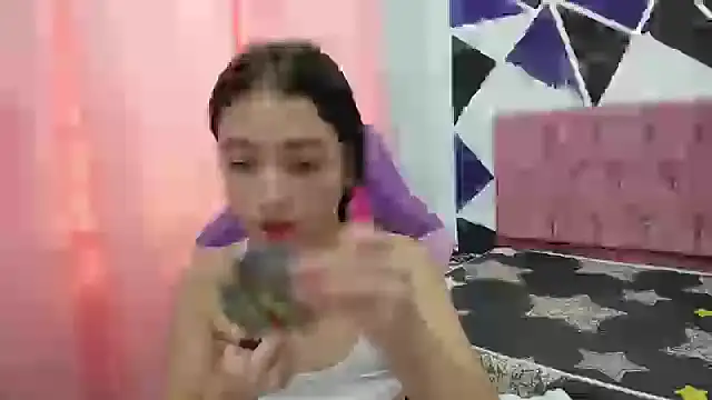 Snapshot of scarleth18 chatting on October 2025 01:48:02 PM scarleth18 online show from October 2025 01:48:02 PM