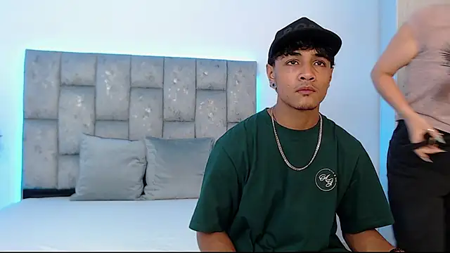 Snapshot of SweetAndSinful chatting on October 2025 03:29:02 AM SweetAndSinful online show from October 2025 03:29:02 AM