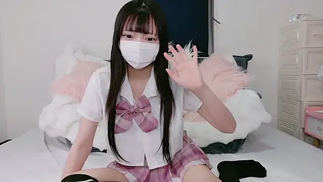 Snapshot of Mirai_oO16Oo chatting on October 2025 11:33:02 AM Mirai oO16Oo online show from October 2025 11:33:02 AM