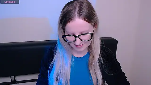 Snapshot of AllaLeomz chatting on October 2025 07:45:01 AM AllaLeomz online show from October 2025 07:45:01 AM