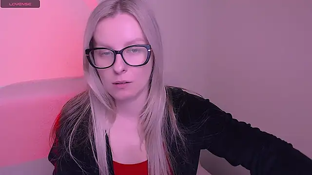 Snapshot of AllaLeomz chatting on November 2025 08:35:01 AM AllaLeomz online show from November 2025 08:35:01 AM