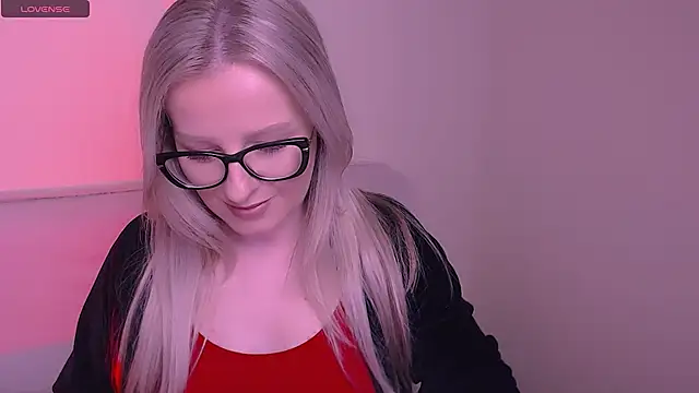 Snapshot of AllaLeomz chatting on November 2025 08:00:02 AM AllaLeomz online show from November 2025 08:00:02 AM