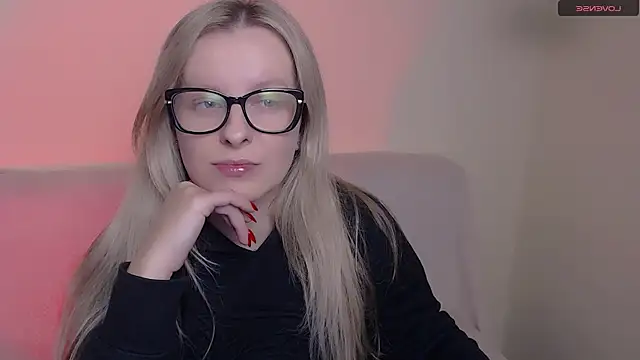 Snapshot of AllaLeomz chatting on November 2025 08:14:02 AM AllaLeomz online show from November 2025 08:14:02 AM