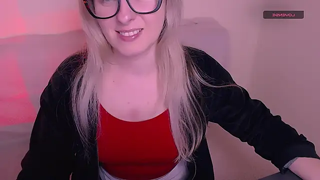 Snapshot of AllaLeomz chatting on December 2025 08:00:02 AM AllaLeomz online show from December 2025 08:00:02 AM