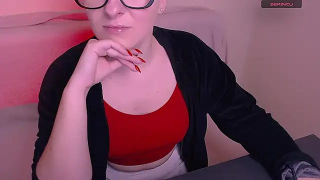 Snapshot of AllaLeomz chatting on December 2025 08:23:01 AM AllaLeomz online show from December 2025 08:23:01 AM