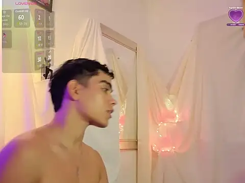 Snapshot of Yamilk101 chatting on December 2025 01:22:02 AM Yamilk101 online show from December 2025 01:22:02 AM