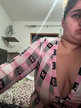 Snapshot of menina_coimbrinha chatting on November 2025 11:27:02 PM menina coimbrinha online show from November 2025 11:27:02 PM