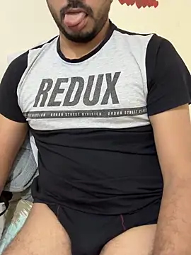 Handsome8677 online show from December 2025 08:32:02 AM