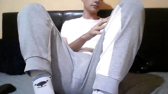 Snapshot of esmermoon chatting on November 2025 11:10:01 PM esmermoon online show from November 2025 11:10:01 PM