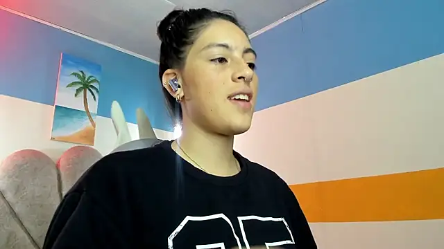 Snapshot of moon_winy chatting on October 2025 11:34:02 AM moon winy online show from October 2025 11:34:02 AM