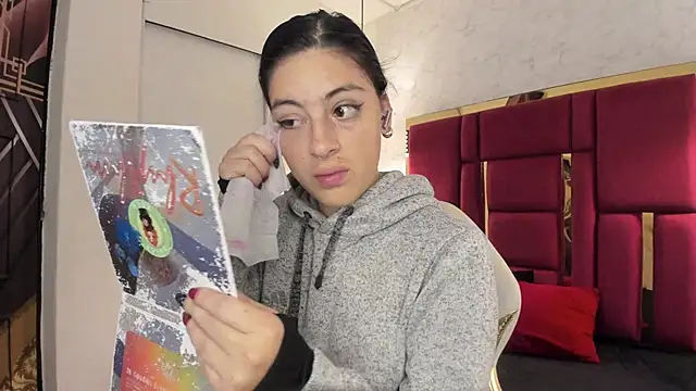 Snapshot of moon_winy chatting on November 2025 11:32:01 AM moon winy online show from November 2025 11:32:01 AM