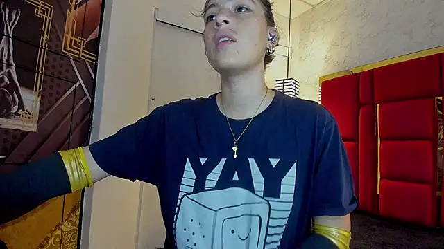 Snapshot of moon_winy chatting on November 2025 11:27:01 AM moon winy online show from November 2025 11:27:01 AM