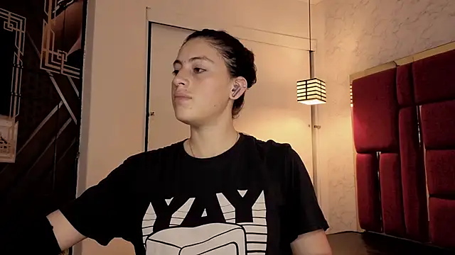 Snapshot of moon_winy chatting on November 2025 11:56:02 AM moon winy online show from November 2025 11:56:02 AM