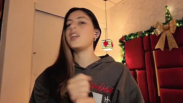 Snapshot of moon_winy chatting on December 2025 11:41:02 AM moon winy online show from December 2025 11:41:02 AM