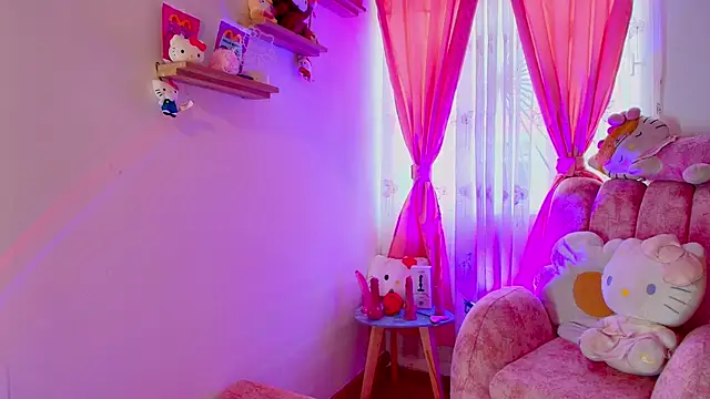 Lunaira Deep online show from December 2025 04:24:01 PM