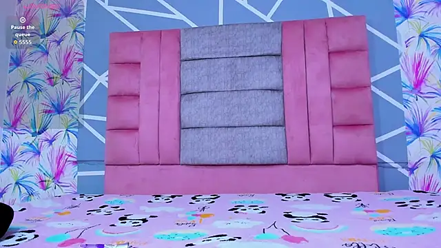 Snapshot of AdelaidaManson18 chatting on November 2025 03:32:02 AM AdelaidaManson18 online show from November 2025 03:32:02 AM