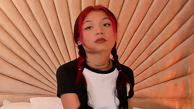 Snapshot of Emma_duff chatting on October 2025 12:09:01 PM Emma duff online show from October 2025 12:09:01 PM