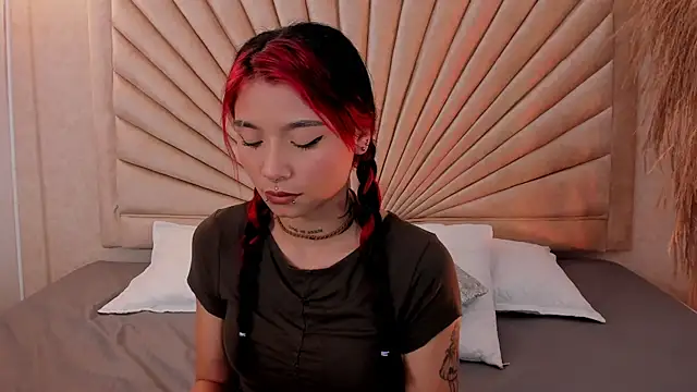 Snapshot of Emma_duff chatting on November 2025 01:21:02 PM Emma duff online show from November 2025 01:21:02 PM