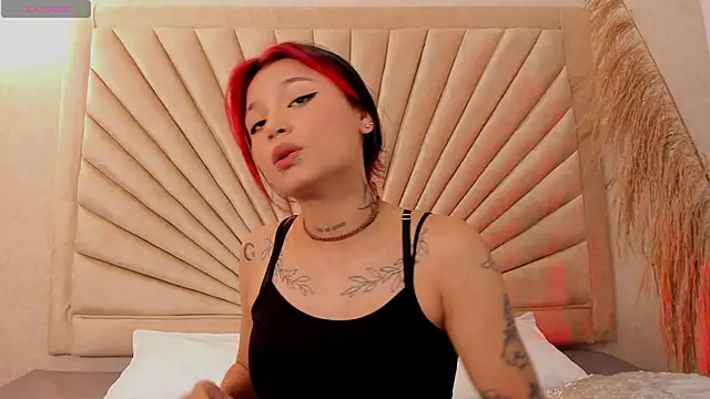 Snapshot of Emma_duff chatting on November 2025 12:05:02 PM Emma duff online show from November 2025 12:05:02 PM