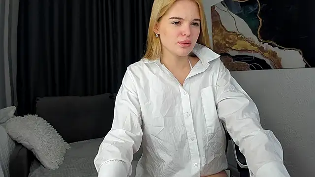 Snapshot of bella_xx__ chatting on October 2025 03:07:02 AM bella xx online show from October 2025 03:07:02 AM