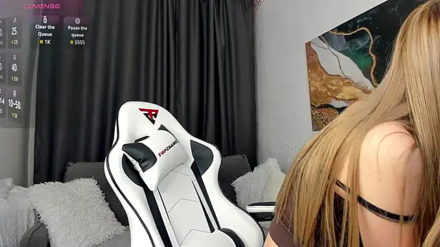 Snapshot of bella_xx__ chatting on November 2025 03:12:01 AM bella xx online show from November 2025 03:12:01 AM