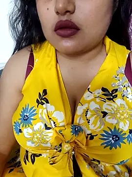 Snapshot of Cuty-Lina chatting on November 2025 01:22:01 PM Cuty-Lina online show from November 2025 01:22:01 PM