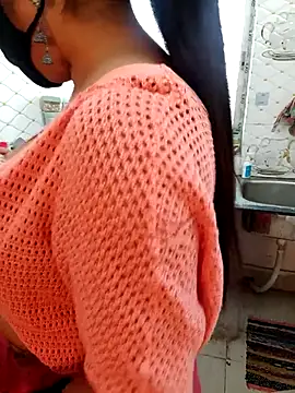 Snapshot of Cuty-Lina chatting on November 2025 08:03:01 AM Cuty-Lina online show from November 2025 08:03:01 AM