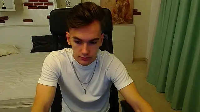 Snapshot of BradyFlint chatting on October 2025 04:24:01 AM BradyFlint online show from October 2025 04:24:01 AM