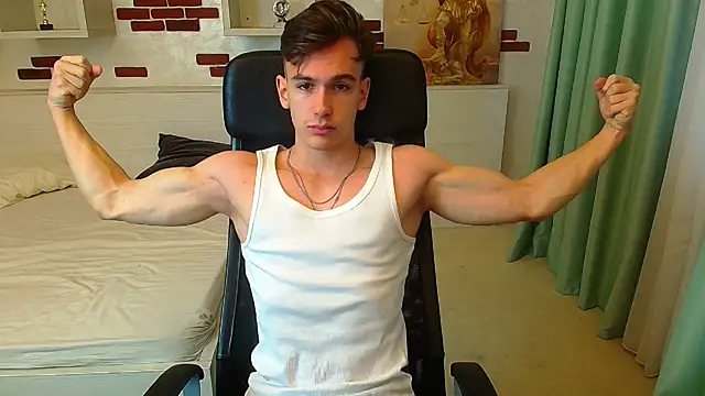 Snapshot of BradyFlint chatting on November 2025 06:02:02 AM BradyFlint online show from November 2025 06:02:02 AM