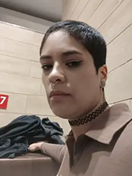 Snapshot of Natimiau chatting on November 2025 10:21:02 PM Natimiau online show from November 2025 10:21:02 PM