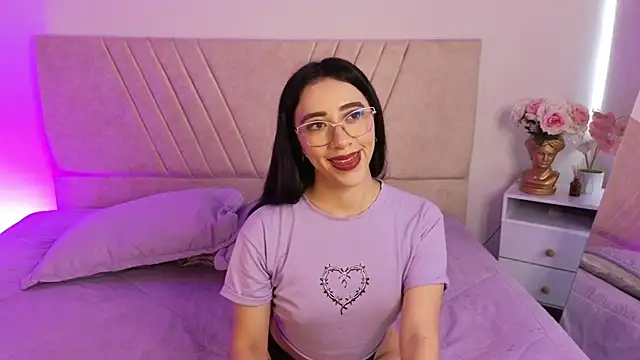 Snapshot of GabbieHill chatting on October 2025 08:11:02 PM GabbieHill online show from October 2025 08:11:02 PM