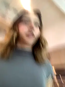 Snapshot of MiaaCute- chatting on December 2025 03:39:01 PM MiaaCute- online show from December 2025 03:39:01 PM