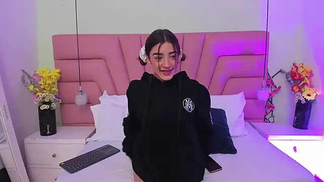 Snapshot of Coral_Jhones chatting on December 2025 05:38:02 AM Coral Jhones online show from December 2025 05:38:02 AM