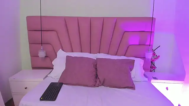 Snapshot of Coral_Jhones chatting on December 2025 05:13:01 AM Coral Jhones online show from December 2025 05:13:01 AM