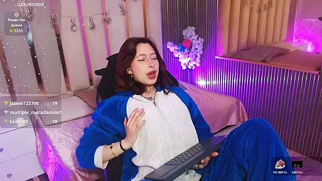 KATANA TAY online show from December 2025 12:34:02 PM