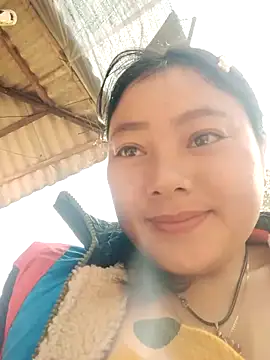 Snapshot of Sinhlinh2020 chatting on December 2025 03:12:02 AM Sinhlinh2020 online show from December 2025 03:12:02 AM