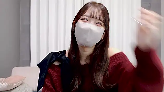 Snapshot of LOVE_MIREI_LOVE chatting on November 2025 11:32:02 AM LOVE MIREI LOVE online show from November 2025 11:32:02 AM