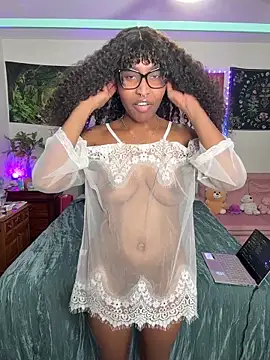 Snapshot of DaisyMynx chatting on December 2025 03:58:02 AM DaisyMynx online show from December 2025 03:58:02 AM