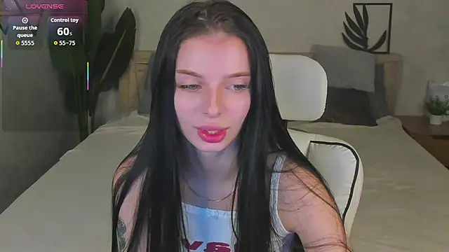 Snapshot of Eva_Mayers chatting on November 2025 12:02:01 AM Eva Mayers online show from November 2025 12:02:01 AM