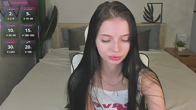 Snapshot of Eva_Mayers chatting on November 2025 11:07:02 PM Eva Mayers online show from November 2025 11:07:02 PM