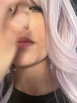 Snapshot of Tiny_Dream chatting on December 2025 08:04:02 PM Tiny Dream online show from December 2025 08:04:02 PM