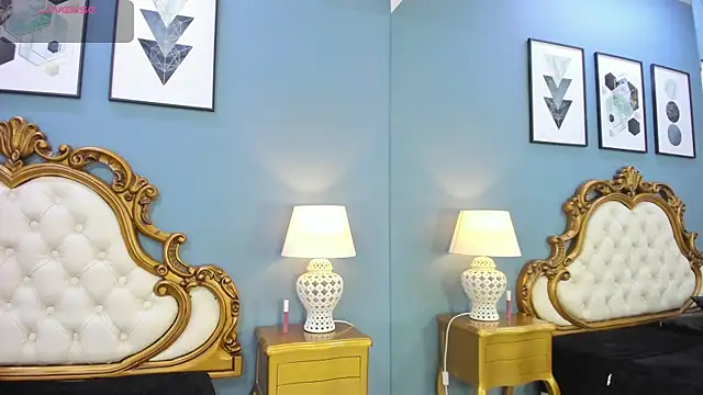 Snapshot of MiaCassel chatting on November 2025 12:11:01 PM MiaCassel online show from November 2025 12:11:01 PM