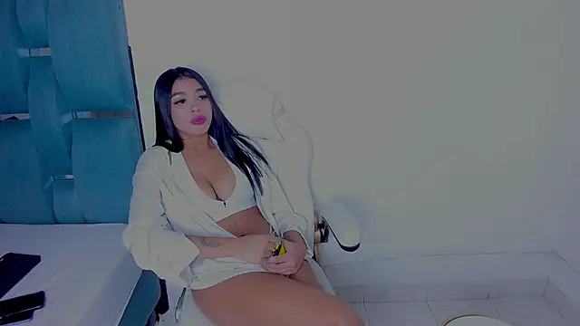 Snapshot of tifanymonroe chatting on December 2025 03:48:01 AM tifanymonroe online show from December 2025 03:48:01 AM