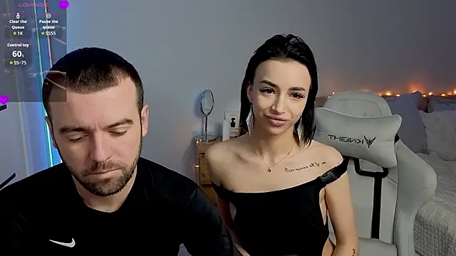 Snapshot of AdeleLaCr0ix chatting on November 2025 10:09:01 PM AdeleLaCr0ix online show from November 2025 10:09:01 PM