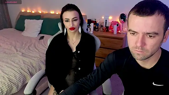 Snapshot of AdeleLaCr0ix chatting on December 2025 01:10:02 AM AdeleLaCr0ix online show from December 2025 01:10:02 AM