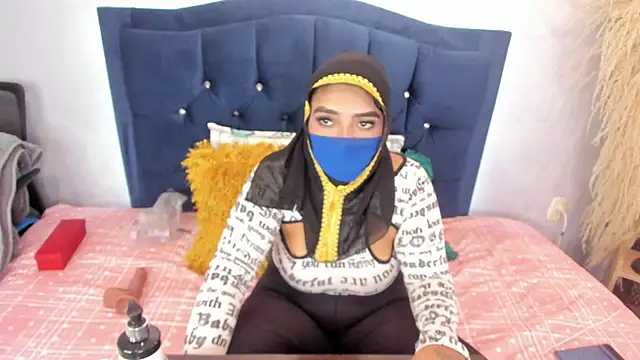 Inaya Khalifa online show from November 2025 11:41:01 PM