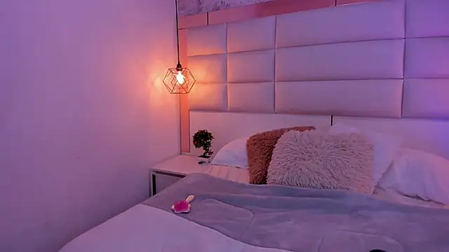 Snapshot of Sofia_clk chatting on December 2025 03:47:01 AM Sofia clk online show from December 2025 03:47:01 AM