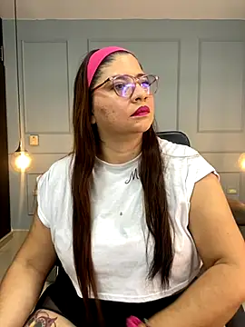 Snapshot of Orianabluee_ chatting on October 2025 02:56:01 AM Orianabluee online show from October 2025 02:56:01 AM