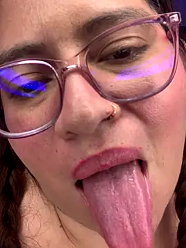 Snapshot of Orianabluee_ chatting on November 2025 02:01:02 AM Orianabluee online show from November 2025 02:01:02 AM